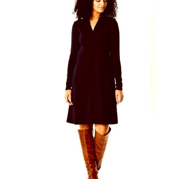 Patagonia Dresses & Skirts - Patagonia medium black casual dress Athleisure comfort academia